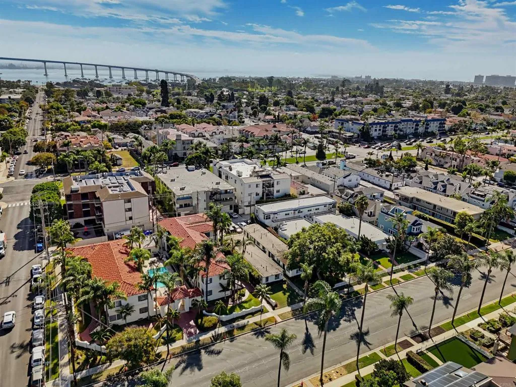 221-D Avenue Avenue, Coronado, CA 92118 221-D Avenue Avenue, Coronado, CA 92118