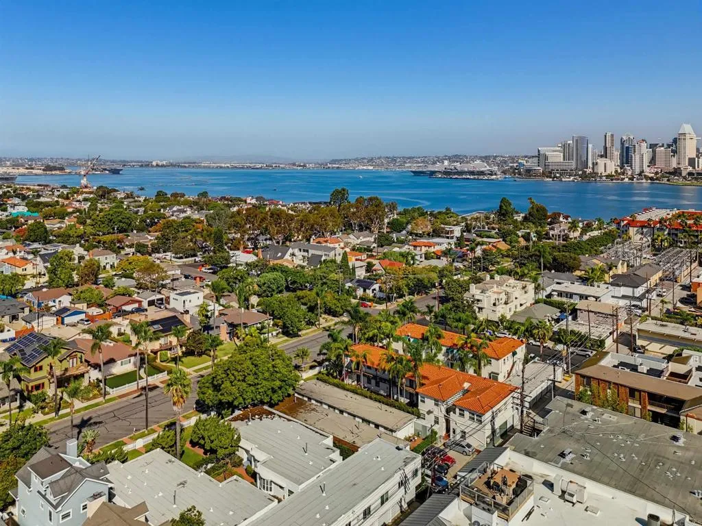 221-D Avenue Avenue, Coronado, CA 92118 221-D Avenue Avenue, Coronado, CA 92118