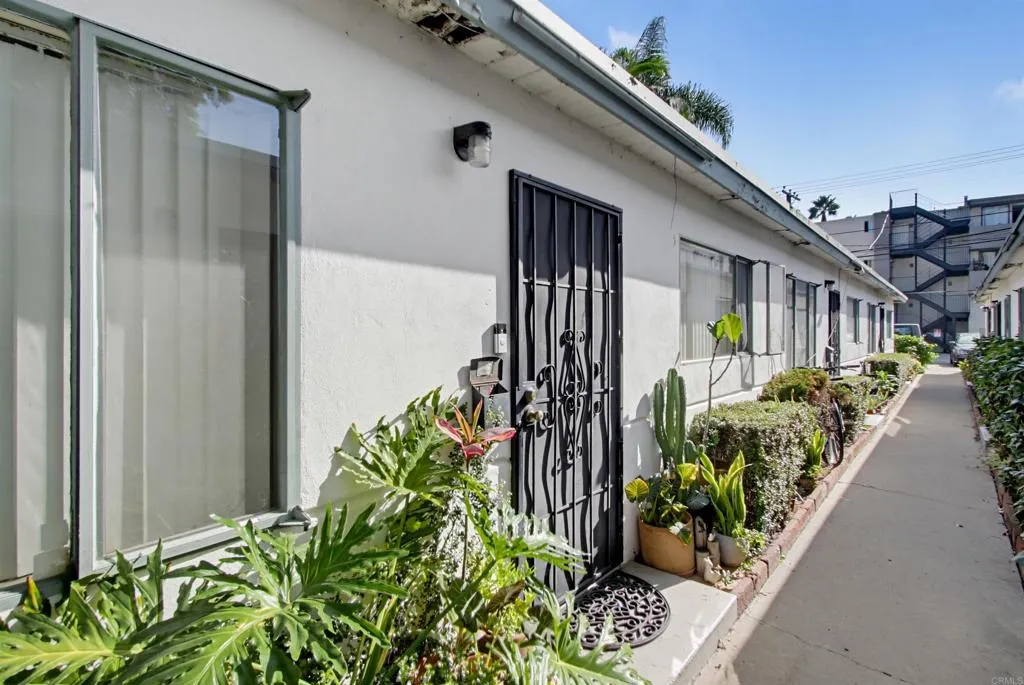 221-D Avenue Avenue, Coronado, CA 92118 221-D Avenue Avenue, Coronado, CA 92118