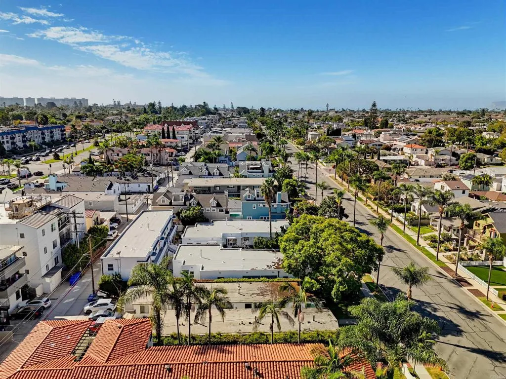 221-D Avenue Avenue, Coronado, CA 92118 221-D Avenue Avenue, Coronado, CA 92118