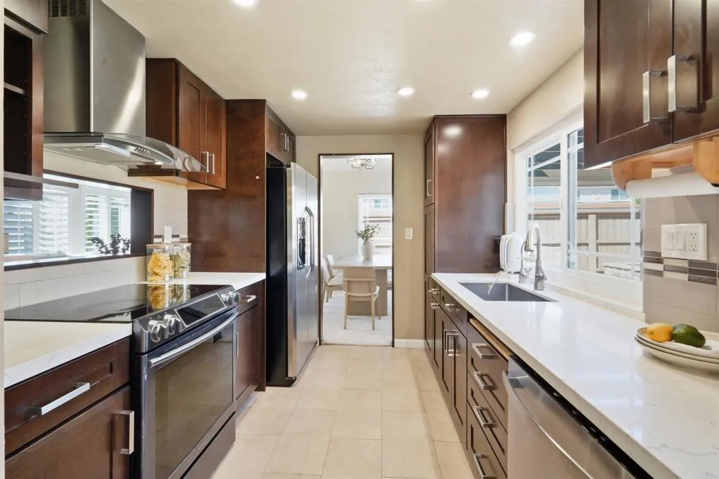 11810 Calamar Drive, San Diego, CA 92124 11810 Calamar Drive, San Diego, CA 92124
