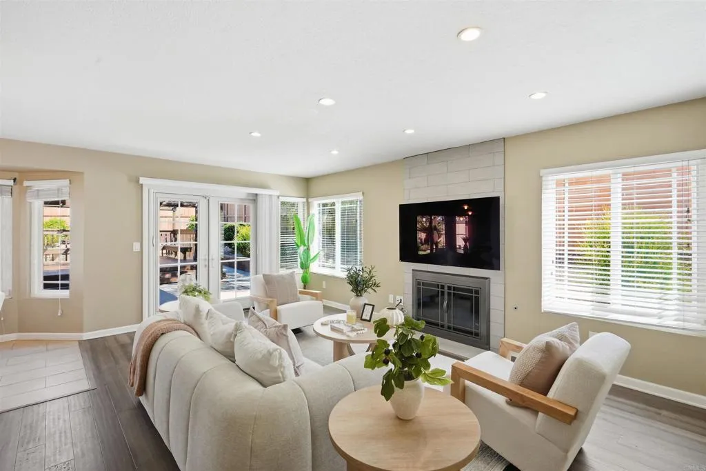 11810 Calamar Drive, San Diego, CA 92124 11810 Calamar Drive, San Diego, CA 92124