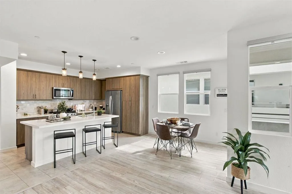 2088 Tango Loop, #2, Chula Vista, CA 91915 2088 Tango Loop, #2, Chula Vista, CA 91915