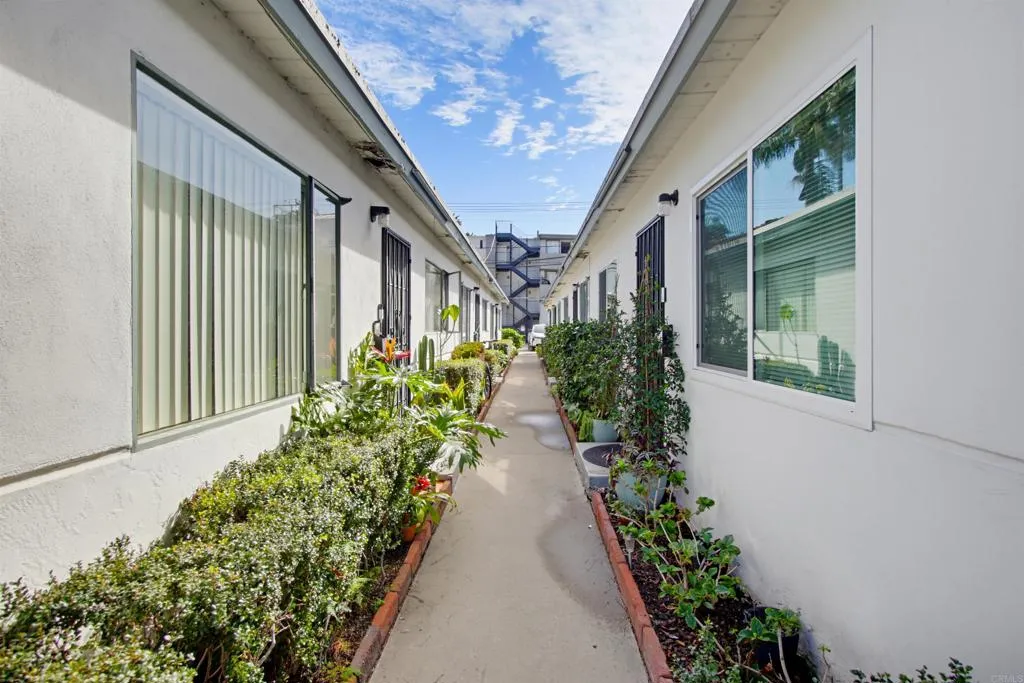 225 D Avenue, Coronado, CA 92118 225 D Avenue, Coronado, CA 92118