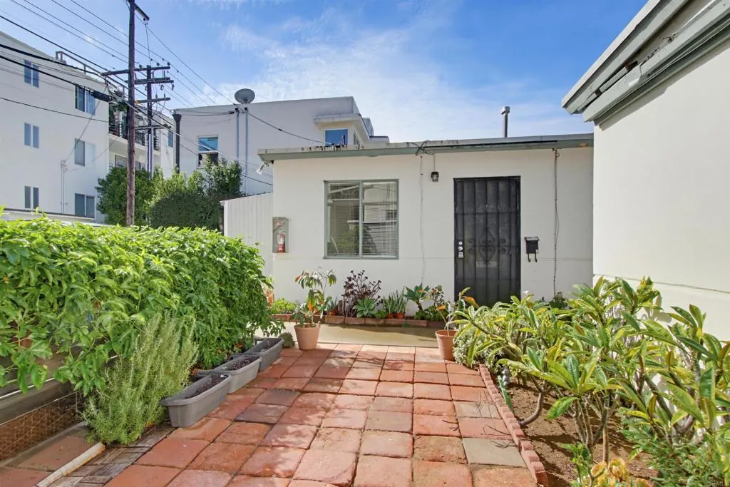 225 D Avenue, Coronado, CA 92118 225 D Avenue, Coronado, CA 92118