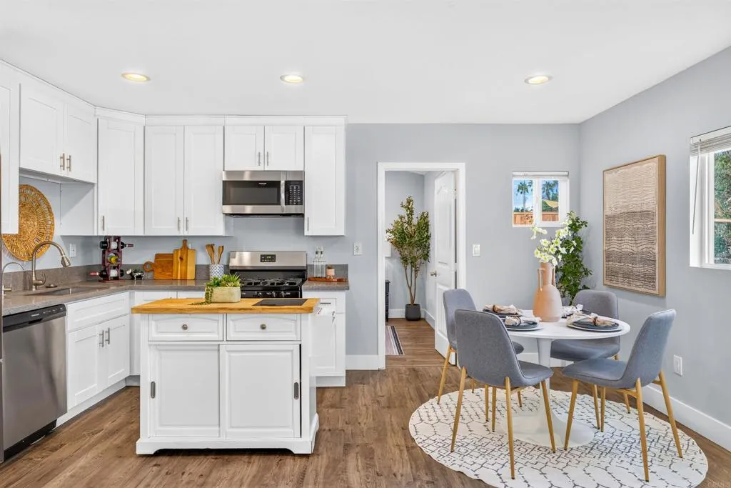 264 S 39th Street, San Diego, CA 92113 264 S 39th Street, San Diego, CA 92113