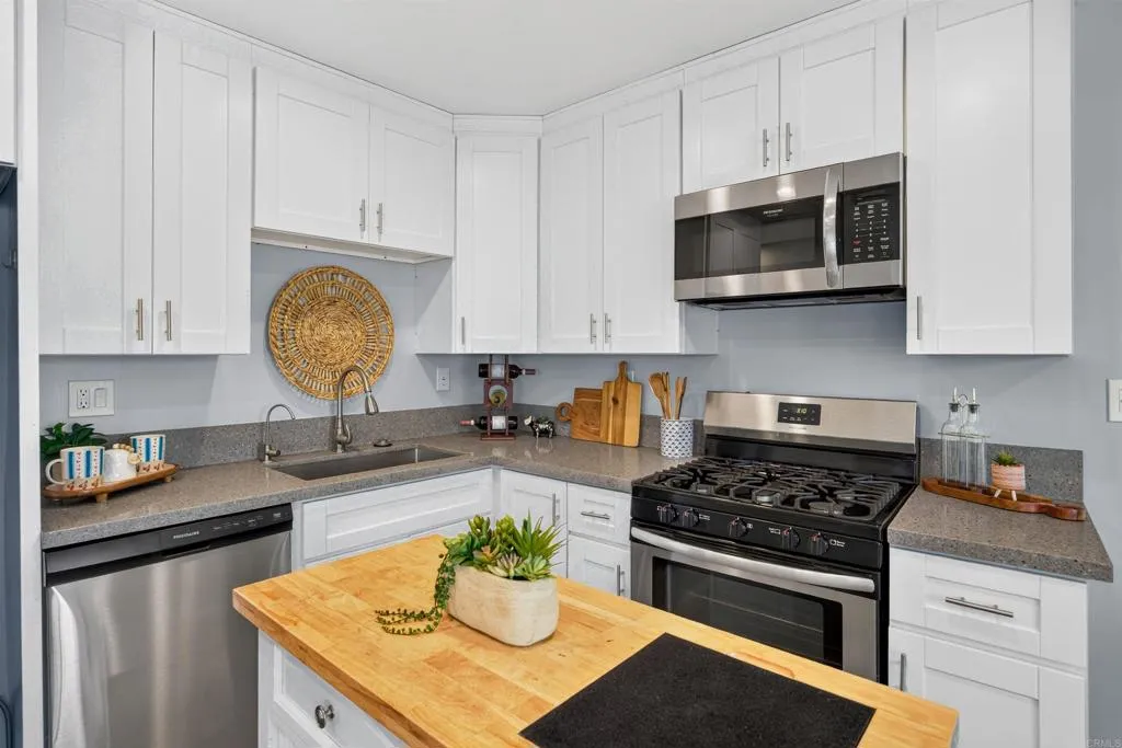 264 S 39th Street, San Diego, CA 92113 264 S 39th Street, San Diego, CA 92113