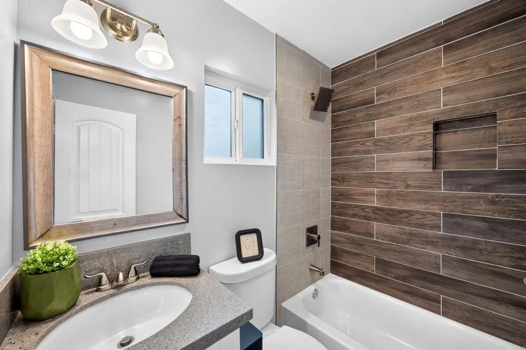 264 S 39th Street, San Diego, CA 92113 264 S 39th Street, San Diego, CA 92113