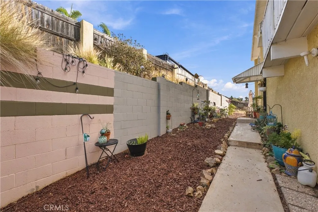 1327 San Miguel, Spring Valley, CA 91977 Side Strip