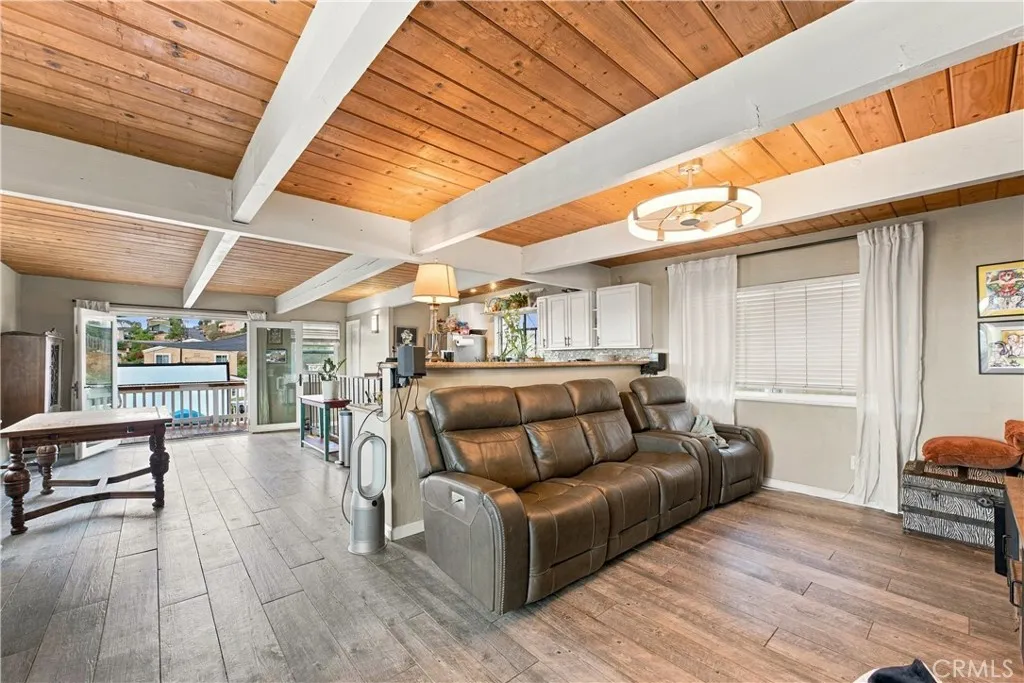 1327 San Miguel, Spring Valley, CA 91977 Living Room