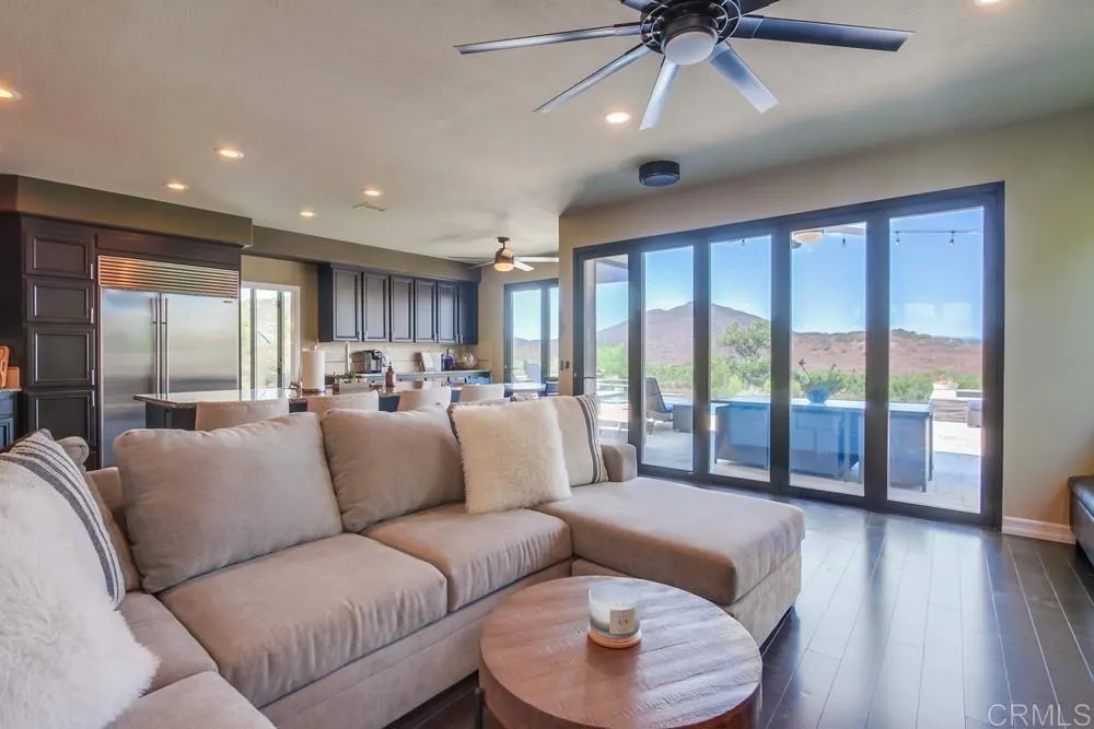 https://cdn.realtyfeed.com/cdn/127/307108010/602b95d04ae72761f6132301e37a5c47.webp