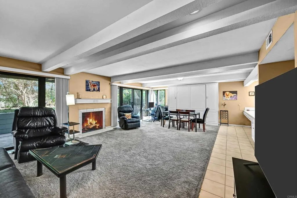 2535 Navarra Drive, #6A, Carlsbad, CA 92009 2535 Navarra Drive, #6A, Carlsbad, CA 92009