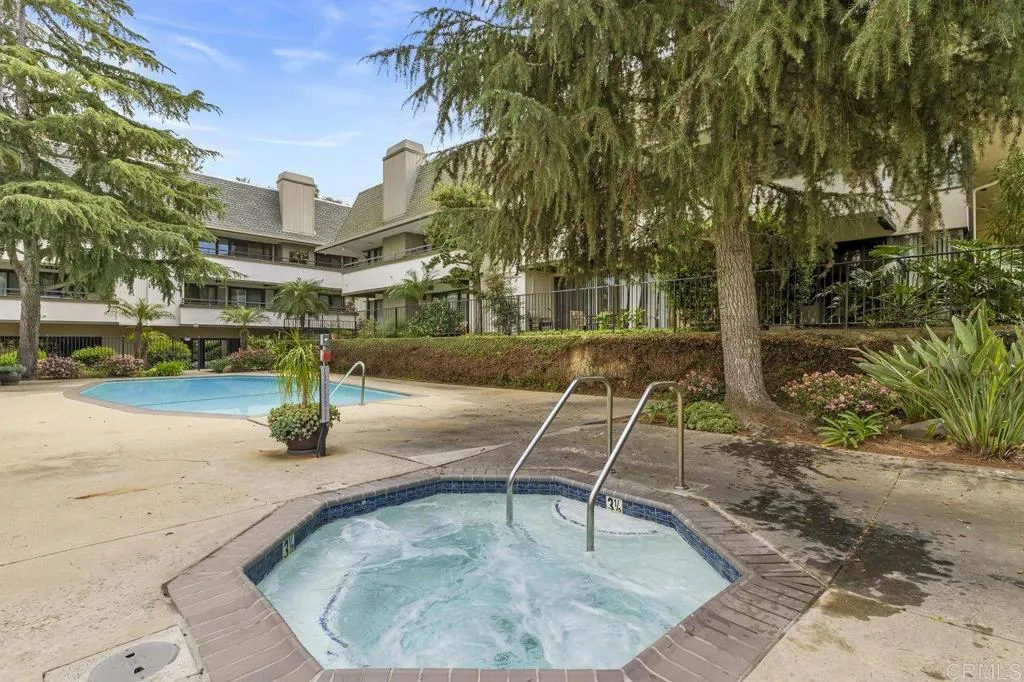 2535 Navarra Drive, #6A, Carlsbad, CA 92009 2535 Navarra Drive, #6A, Carlsbad, CA 92009