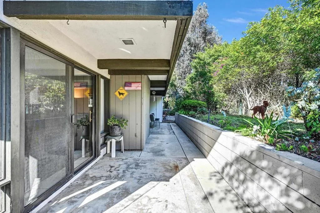 2535 Navarra Drive, #6A, Carlsbad, CA 92009 2535 Navarra Drive, #6A, Carlsbad, CA 92009