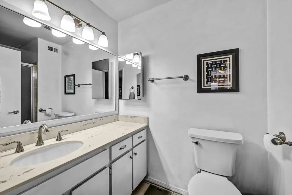 2535 Navarra Drive, #6A, Carlsbad, CA 92009 2535 Navarra Drive, #6A, Carlsbad, CA 92009