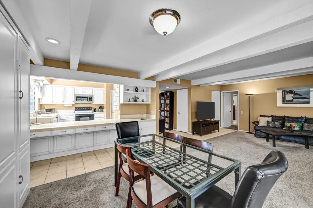 2535 Navarra Drive, #6A, Carlsbad, CA 92009 2535 Navarra Drive, #6A, Carlsbad, CA 92009