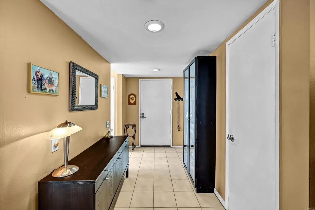 2535 Navarra Drive, #6A, Carlsbad, CA 92009 2535 Navarra Drive, #6A, Carlsbad, CA 92009