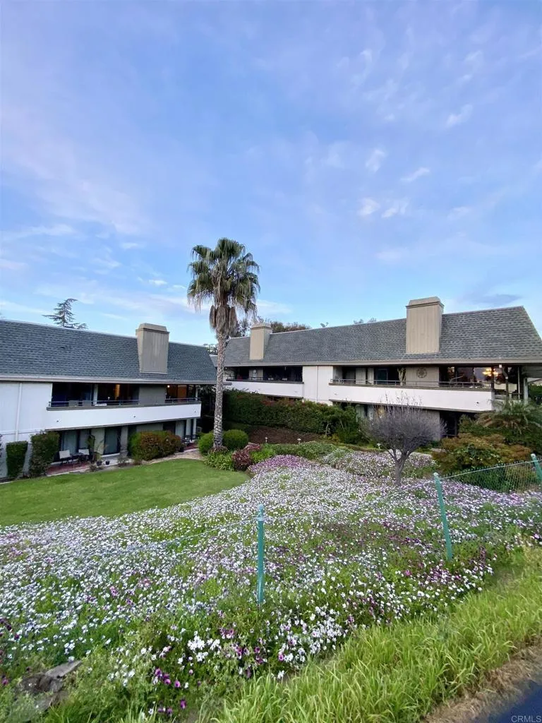 2535 Navarra Drive, #6A, Carlsbad, CA 92009 2535 Navarra Drive, #6A, Carlsbad, CA 92009