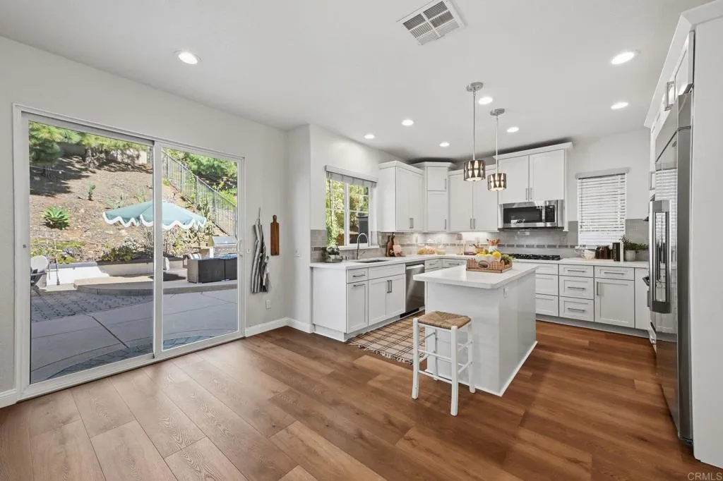 1605 Reflection Street, San Marcos, CA 92078 1605 Reflection Street, San Marcos, CA 92078