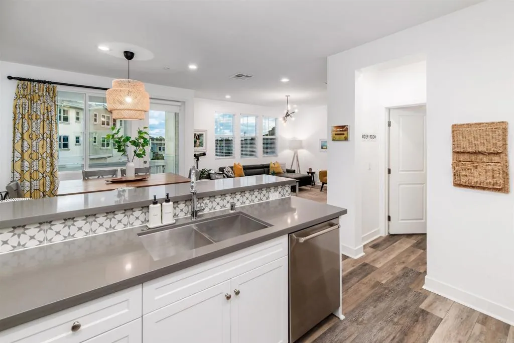 1115 Sea Glass Way, Oceanside, CA 92054