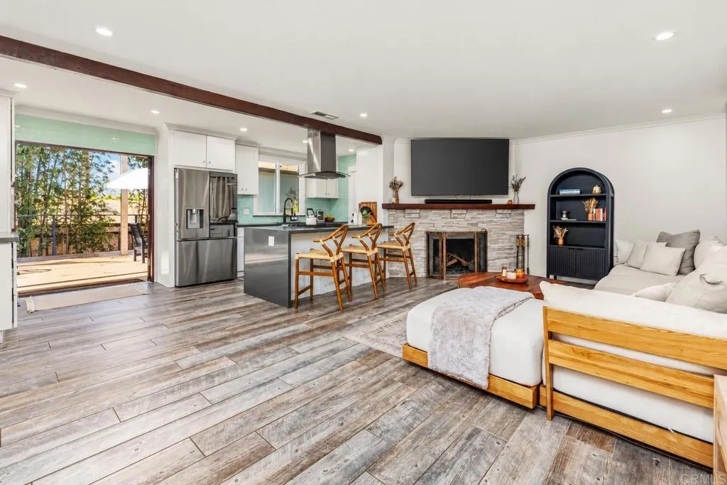 https://cdn.realtyfeed.com/cdn/127/307108282/ea5804aef4a758e344f03274da38082c.webp