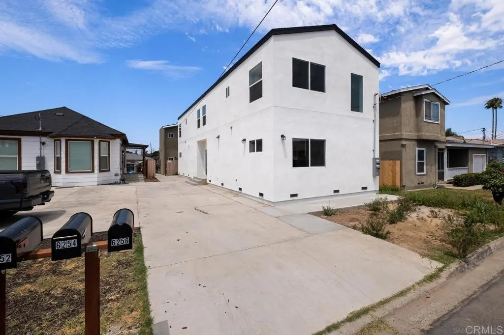 6250-6256 Stewart St, San Diego, CA 92115