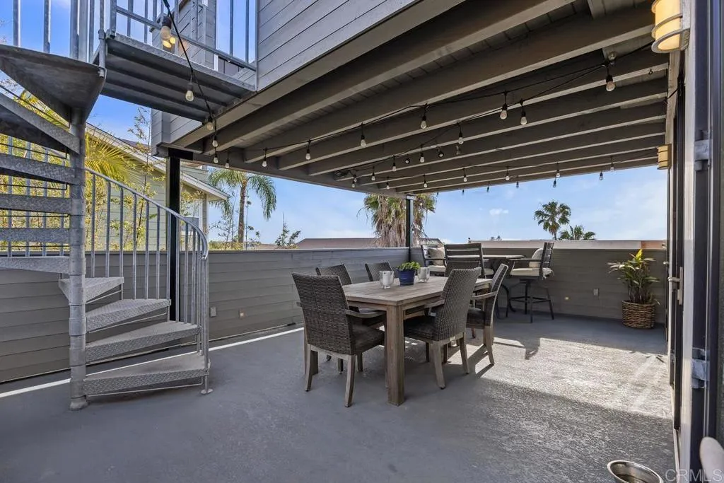 https://cdn.realtyfeed.com/cdn/127/307108499/35d133b613f3abc5d9fd1c431fee2c14.webp