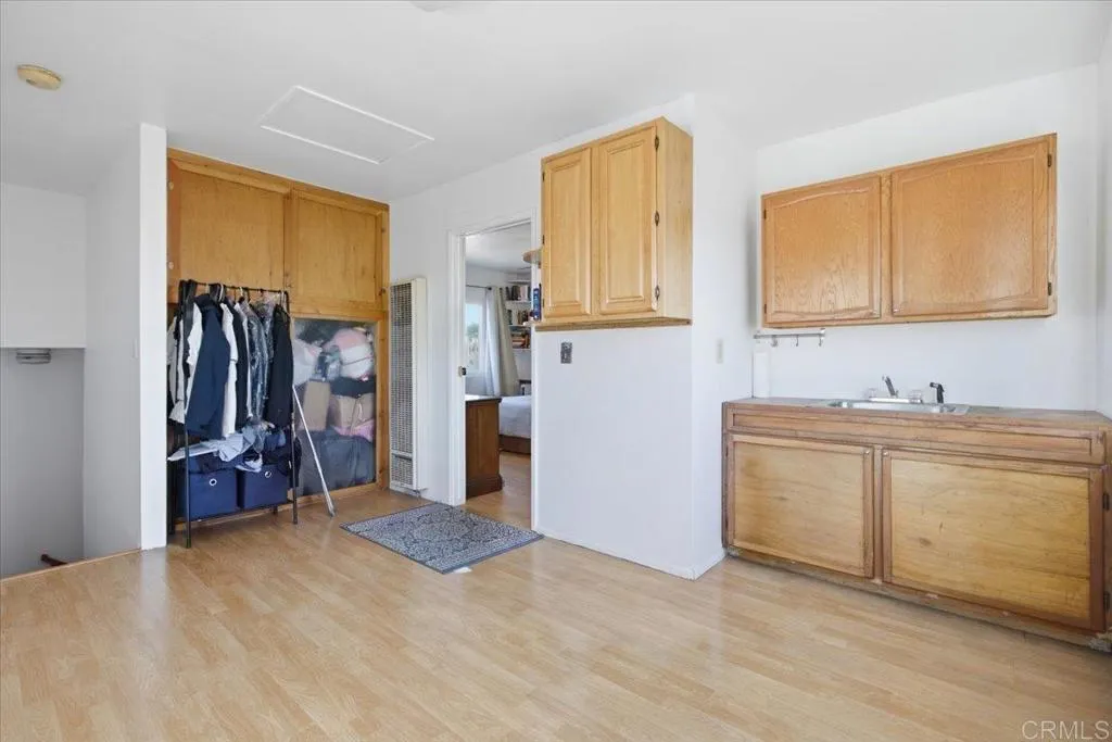 https://cdn.realtyfeed.com/cdn/127/307108544/6f3cb91afa0e6acbcc52ded9ff896477.webp