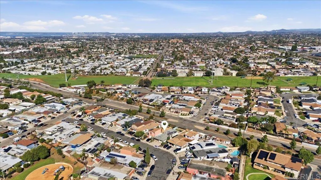https://cdn.realtyfeed.com/cdn/127/307108544/b6c0c58683b3f5f85fb1a048041adce6.webp