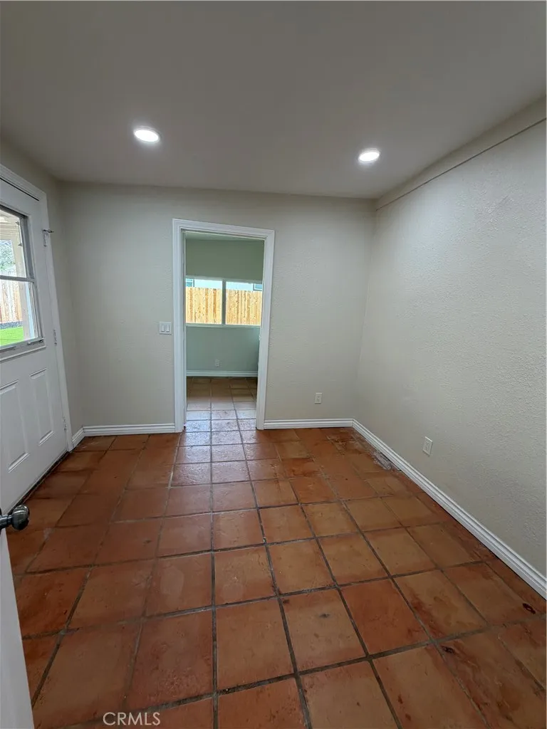 https://cdn.realtyfeed.com/cdn/127/307108596/4a4a03f0f8040472f4ad31c2b6c2ac62.webp