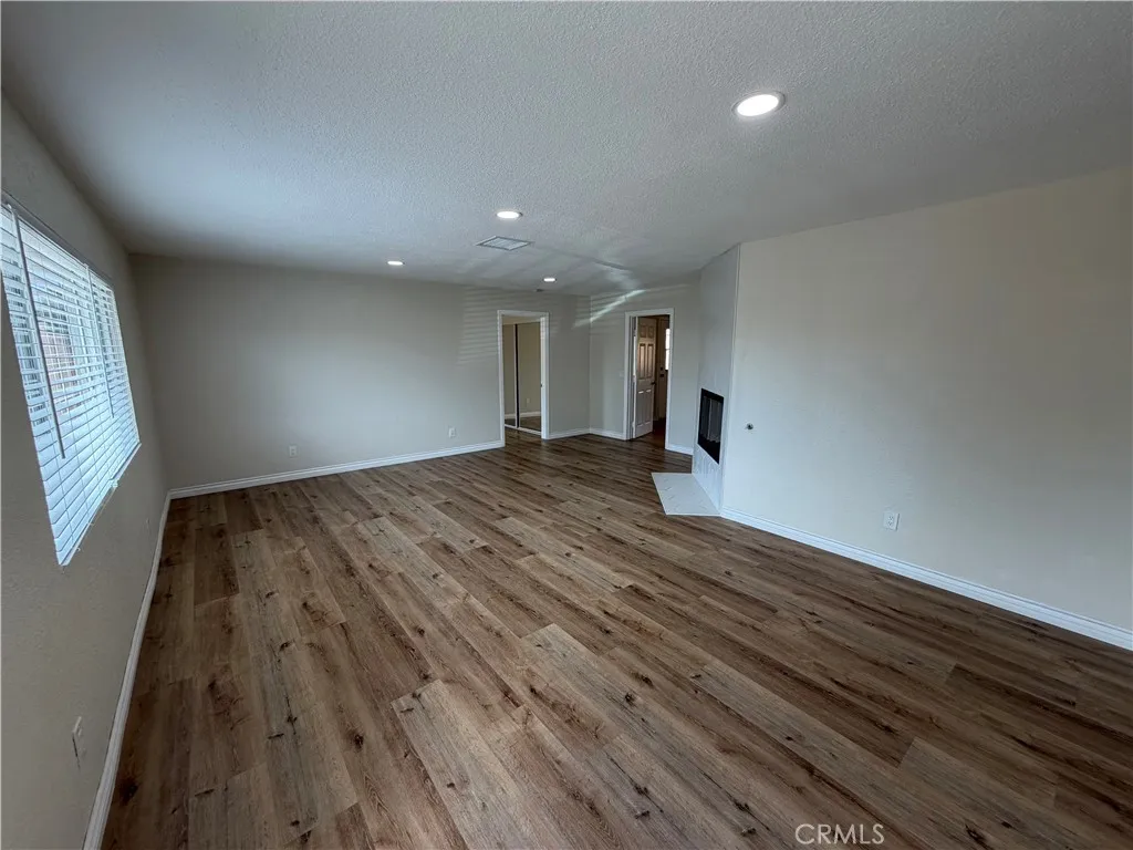 https://cdn.realtyfeed.com/cdn/127/307108596/949bf5b9b81b887cdd9f205146ca96d1.webp