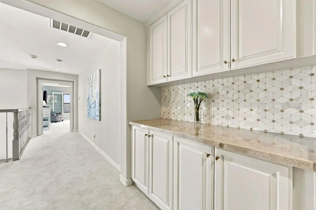 5815 Gablewood Way, San Diego, CA 92130 5815 Gablewood Way, San Diego, CA 92130