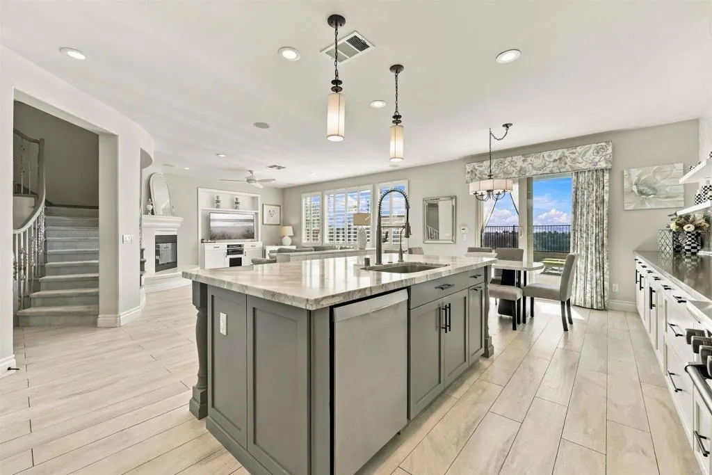 5815 Gablewood Way, San Diego, CA 92130 5815 Gablewood Way, San Diego, CA 92130