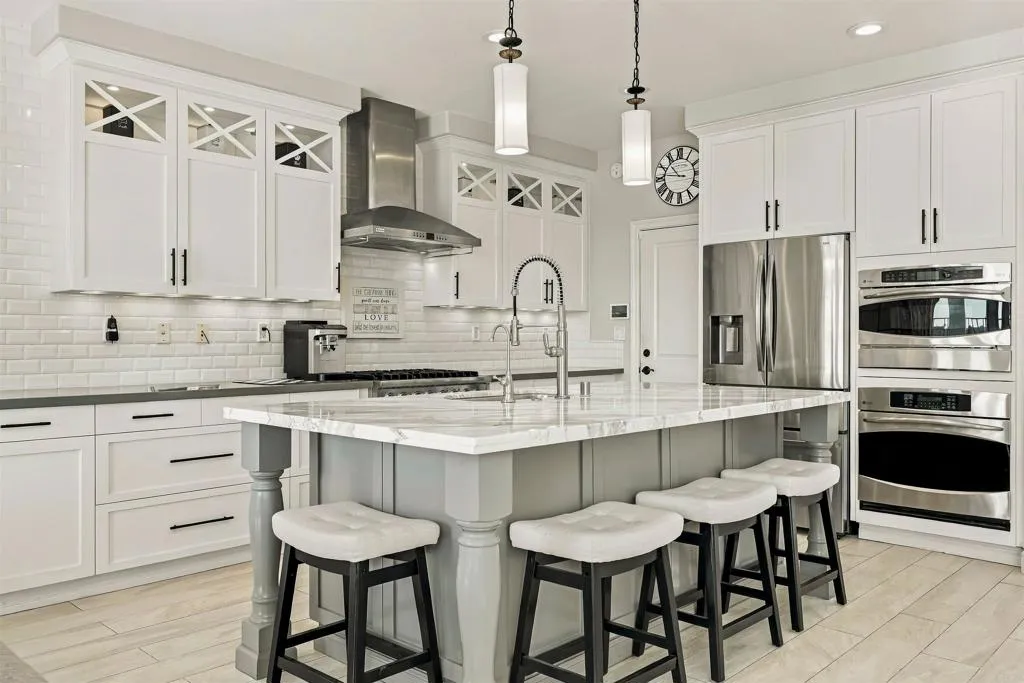 5815 Gablewood Way, San Diego, CA 92130 5815 Gablewood Way, San Diego, CA 92130
