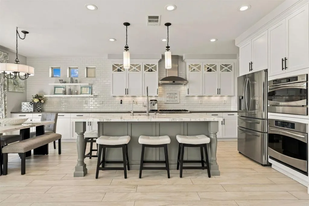 5815 Gablewood Way, San Diego, CA 92130 5815 Gablewood Way, San Diego, CA 92130