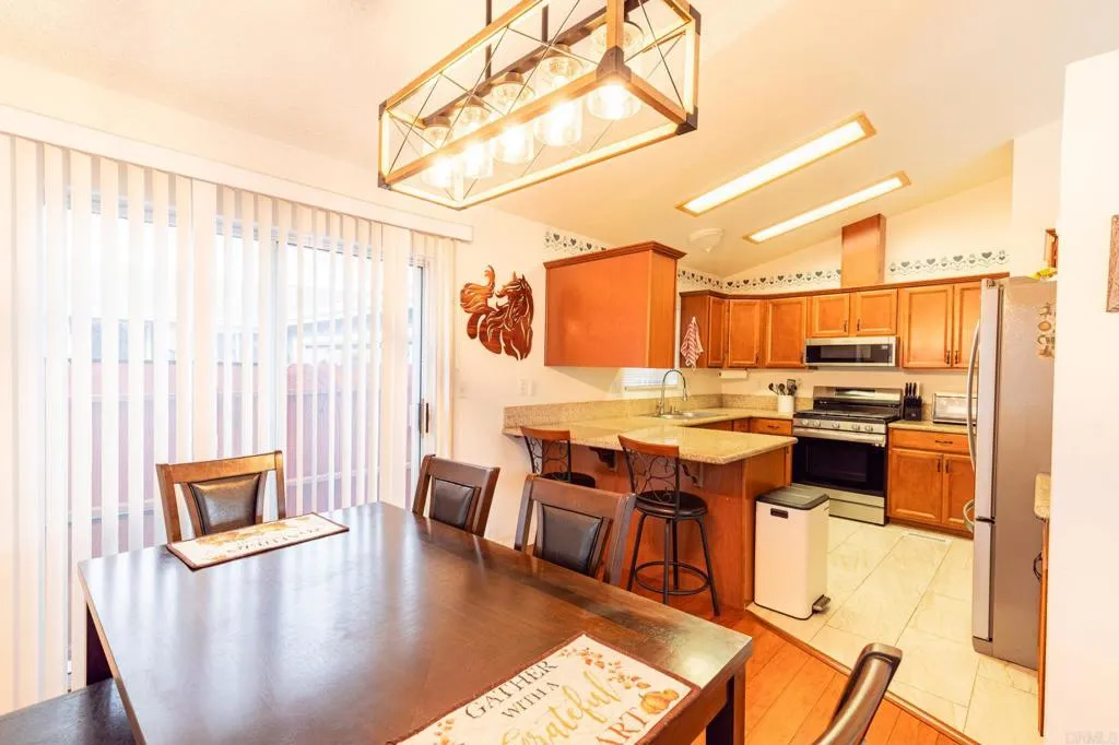 15935 Spring Oaks Rd., El Cajon, CA 92021 15935 Spring Oaks Rd., El Cajon, CA 92021