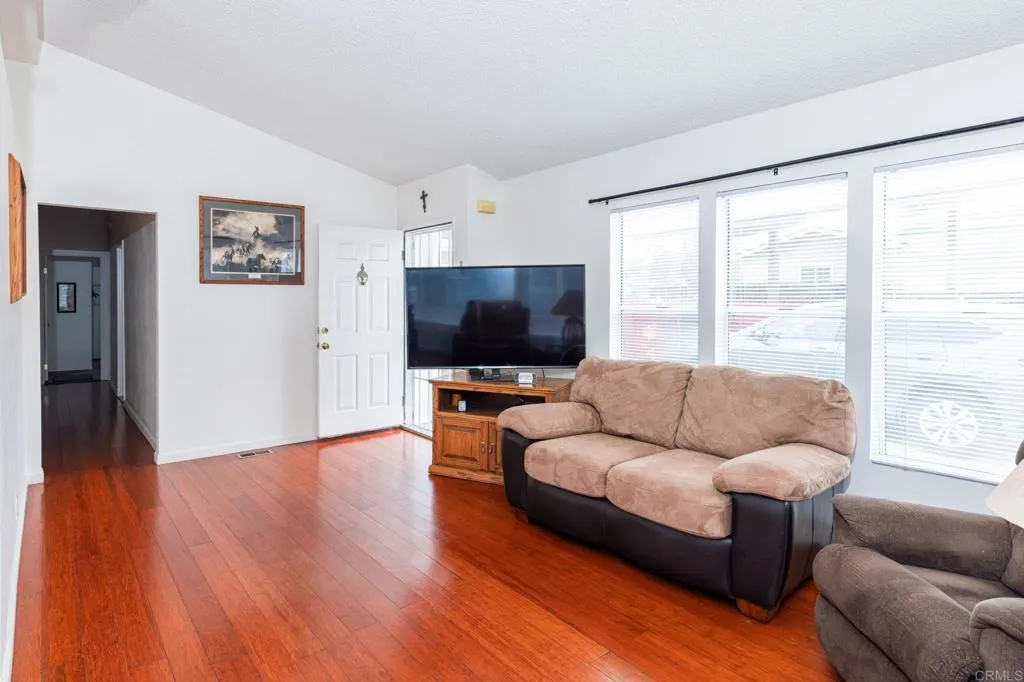 15935 Spring Oaks Rd., El Cajon, CA 92021 15935 Spring Oaks Rd., El Cajon, CA 92021