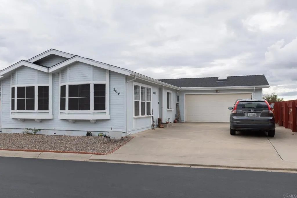 15935 Spring Oaks Rd., El Cajon, CA 92021 15935 Spring Oaks Rd., El Cajon, CA 92021