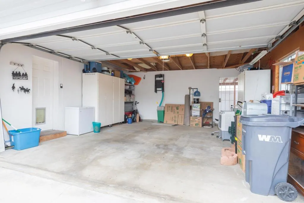 15935 Spring Oaks Rd., El Cajon, CA 92021 15935 Spring Oaks Rd., El Cajon, CA 92021