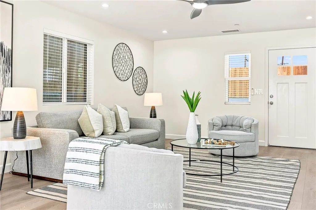 4661 Redwood Street, San Diego, CA 92105 4661 Redwood Street, San Diego, CA 92105