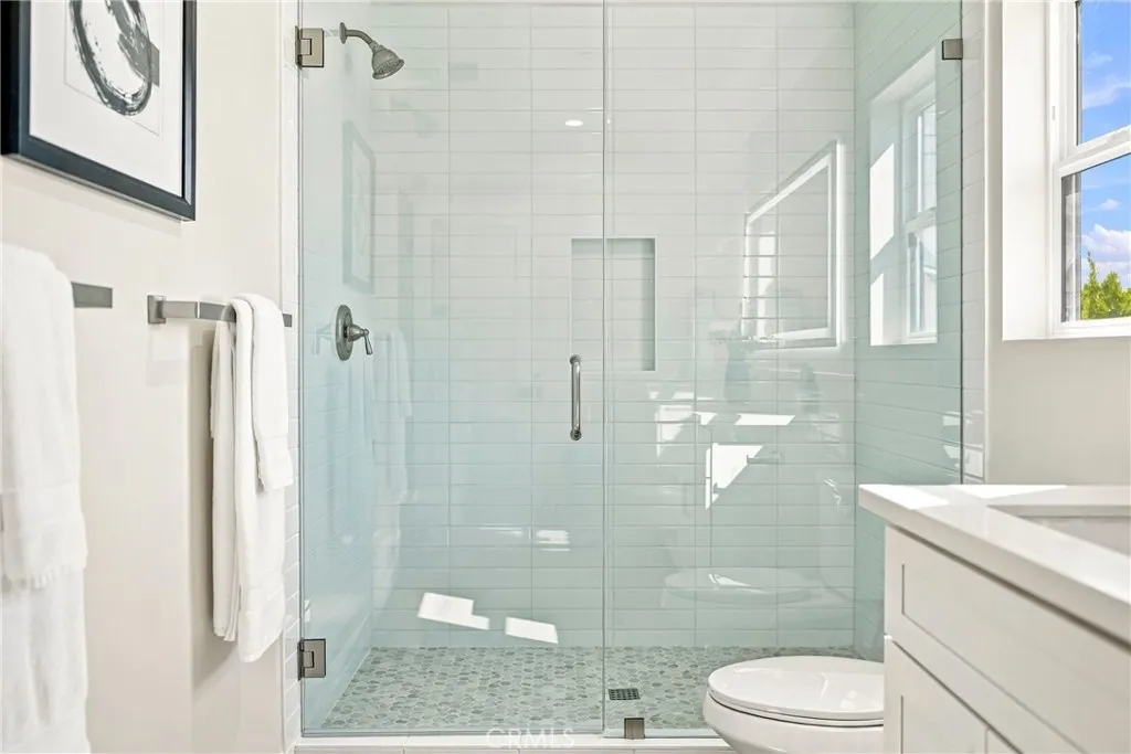 4661 Redwood Street, San Diego, CA 92105 4661 Redwood Street, San Diego, CA 92105