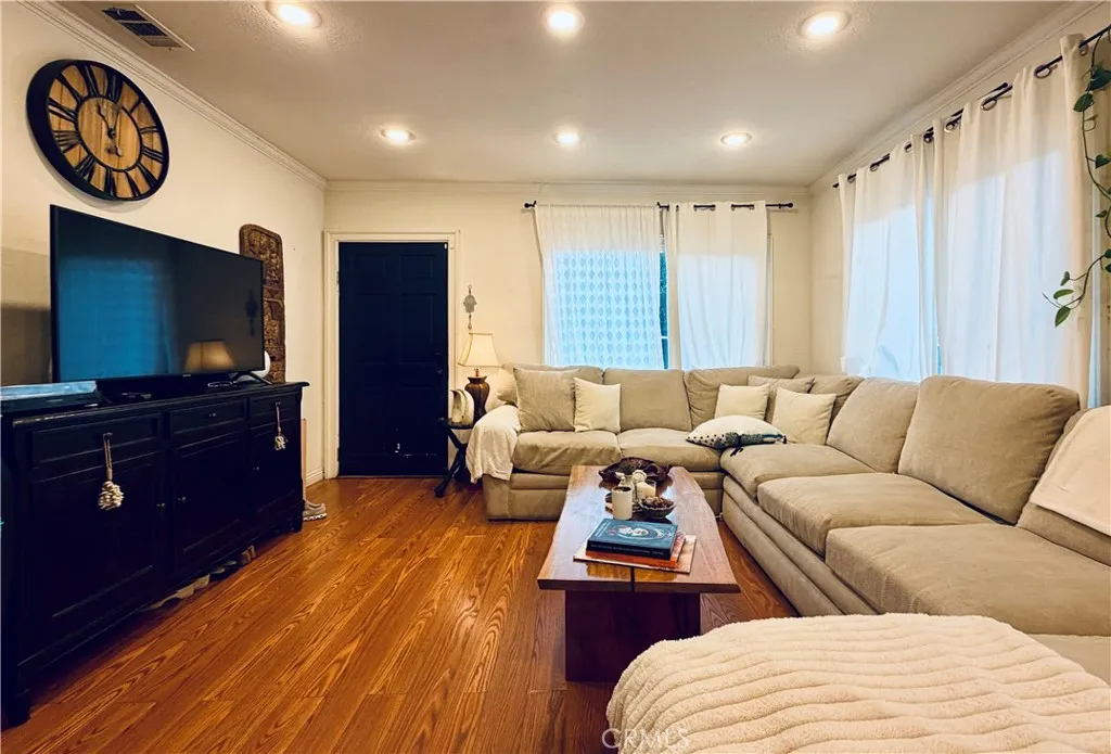 Los Angeles, CA 90038