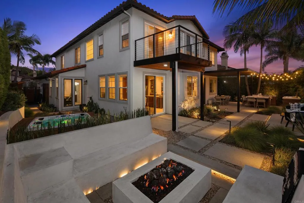 2199 Camino Robledo