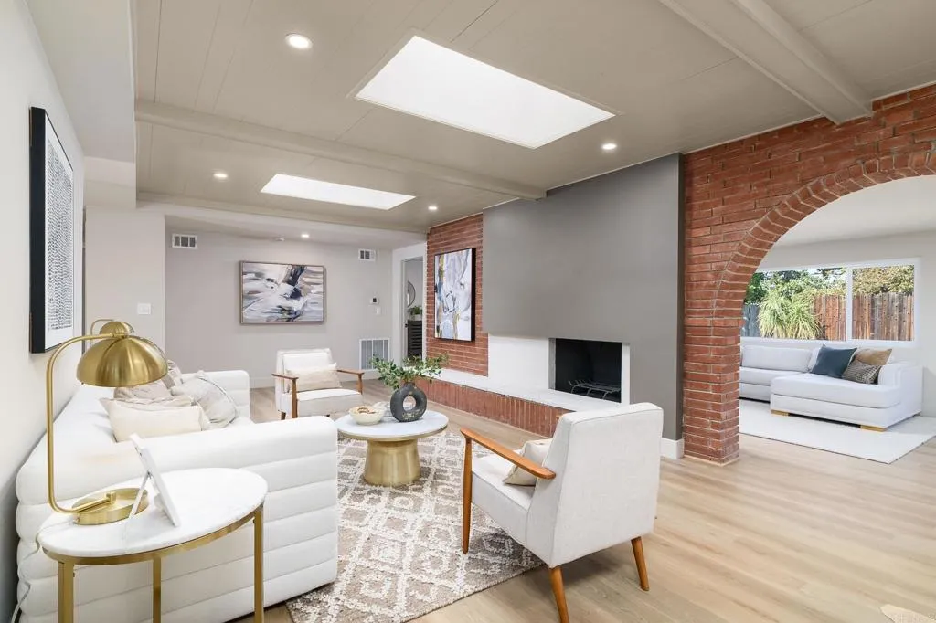 6754 Sunny Brae Dr, San Diego, CA 92119 6754 Sunny Brae Dr, San Diego, CA 92119