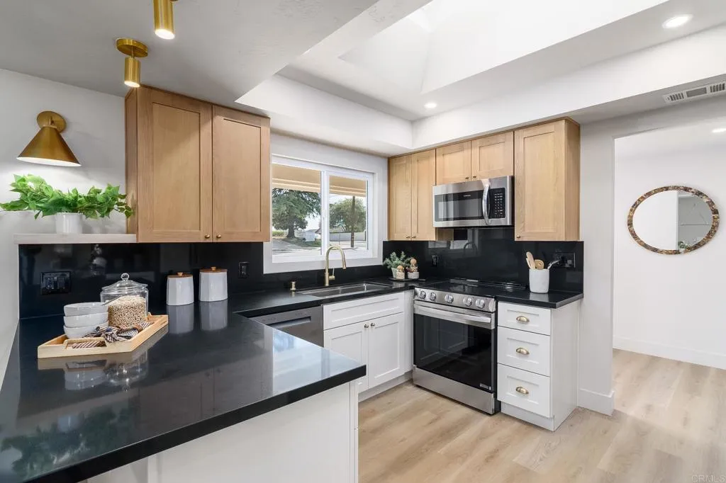 6754 Sunny Brae Dr, San Diego, CA 92119 6754 Sunny Brae Dr, San Diego, CA 92119