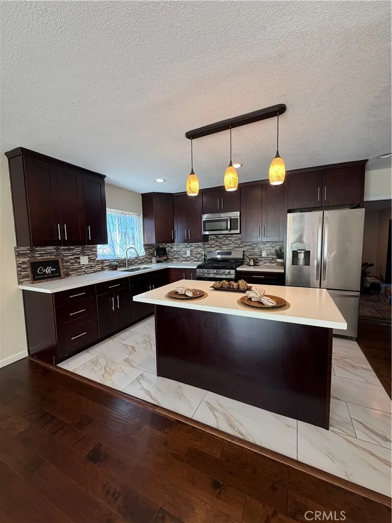 https://cdn.realtyfeed.com/cdn/127/307108947/2bbb739906e48169f873dbbfac6ce555.webp