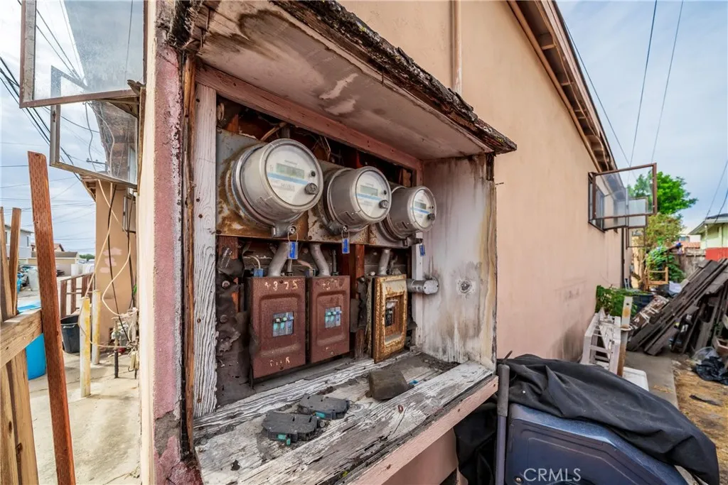 4373 Cherokee, San Diego, CA 92104 Separate electric meters