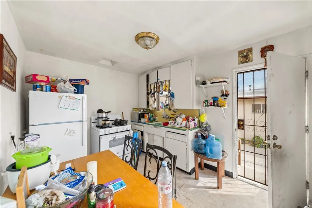4373 Cherokee, San Diego, CA 92104 Unit 3 Kitchen original photo