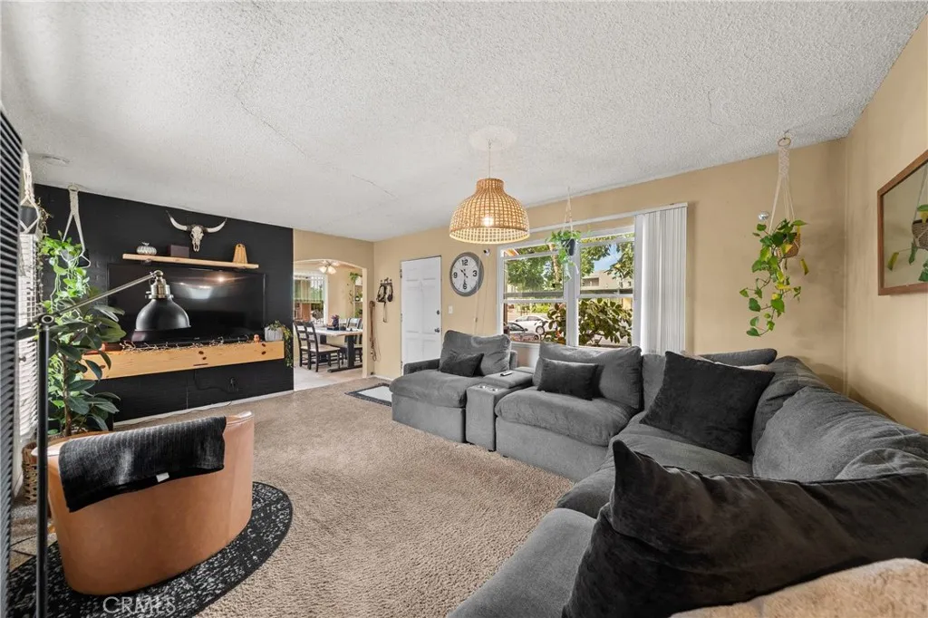 4373 Cherokee, San Diego, CA 92104 Unit 1 Living Room