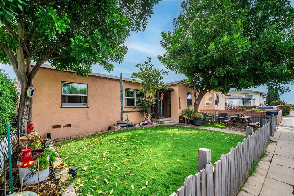 4373 Cherokee, San Diego, CA 92104 Front yard of Unit 1